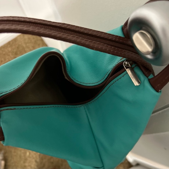 Vera Pelle Leather Two-Way Backpack and Shoulder Bag - Picture 5 of 10